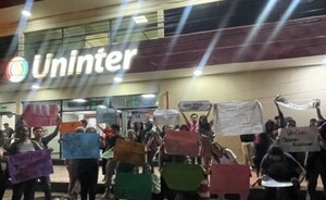 Huelga en UNINTER ante riesgo de quedarse sin sus títulos