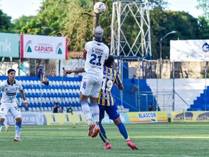 Luqueño cae por goleada ante el 2 de Mayo