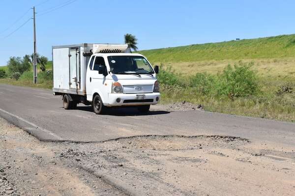 Reclamos por pésimo estado de la ruta D022 en Itapúa - Nacionales - ABC Color