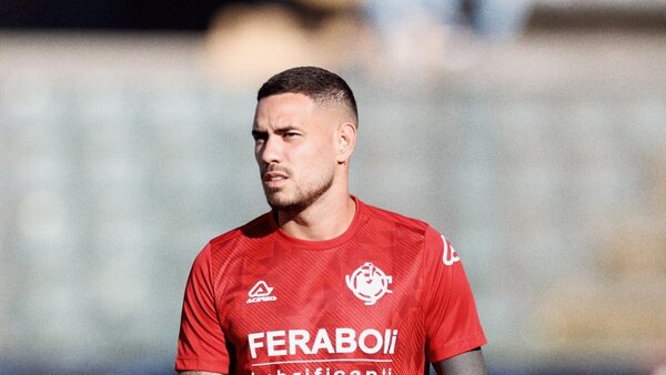 Antonio Sanabria visita el Giuseppe Meazza