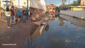 Vecinos de Campo Grande exigen solución ante agua estancada tras cada lluvia - Nacionales - ABC Color