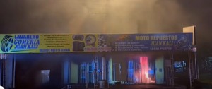 Incendio consume taller de motos en Limpio | Unicanal