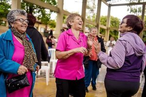 “Vivir con Alegría”: el club de adultos mayores que transforma vidas en Encarnación