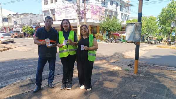 Docentes en especialización promueven campaña de concientización vial en Encarnación