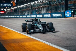 Versus / George Russell logra la pole position del GP de Singapur