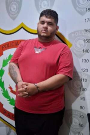 Sin saber que tenían  captura fueron a la Policía, a visitar a detenido  - Policiales - ABC Color