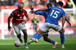 El United de Diego León venció al Sunderland de Omar Alderete - Fútbol Internacional - ABC Color