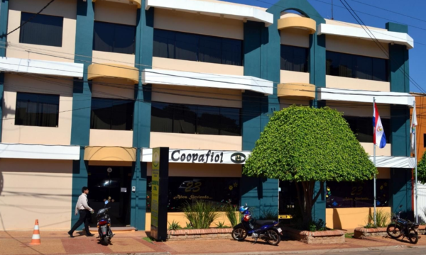 Coopafiol tardó seis meses en denunciar a funcionario que se apropió de G. 100 millones de una socia ahorrista - OviedoPress