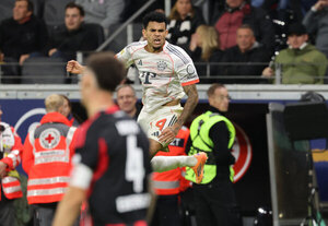 Versus / Bayern Múnich conquista Fráncfort con el primer doblete de Luis Díaz