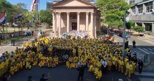 Diario HOY | Bomberos celebran 47 años de servicio con desfile y ofrenda a los mártires voluntarios