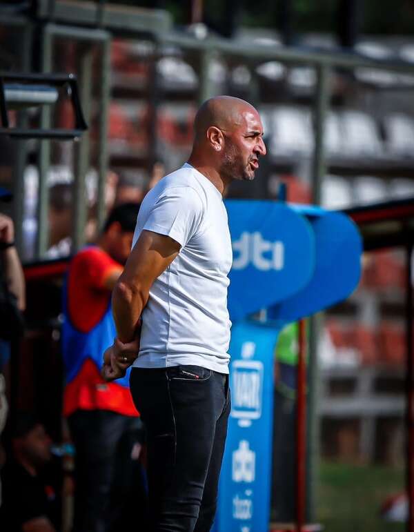 El “efecto Orteman” en San Lorenzo obra el milagro “Santo”  - Fútbol de Intermedia - ABC Color