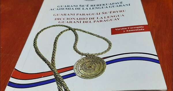 La Nación / Dos lenguas, dos caminos, una misma meta