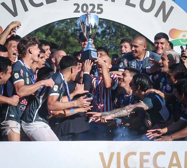 Popular / (GALERÍA) ¡San Lorenzo consiguió el vicecampeonato y vuelve a Primera!
