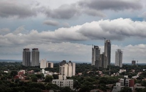 Domingo caluroso y húmedo, con máximas de 39 °C y probabilidad de lluvias