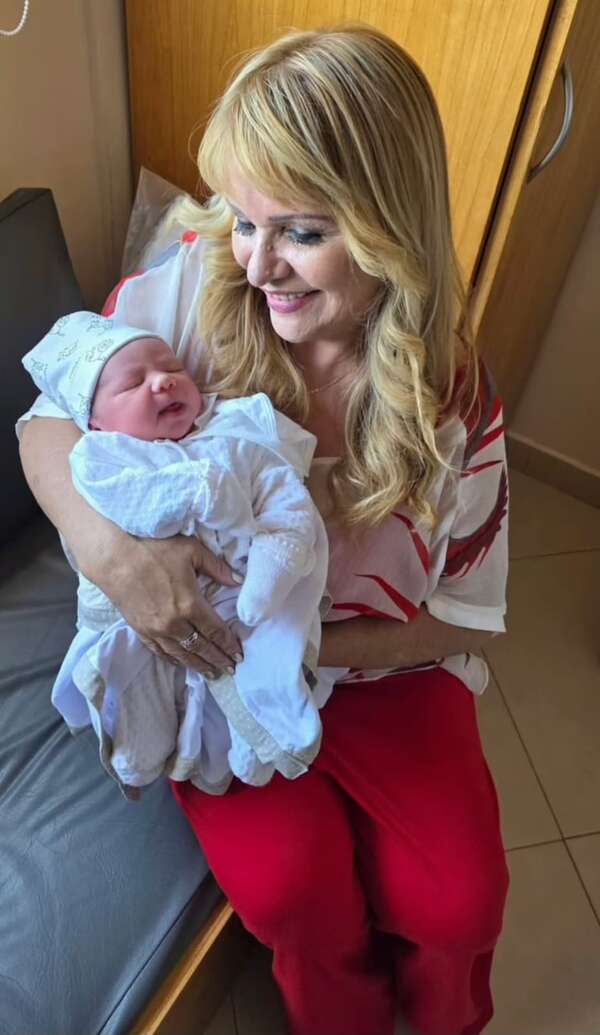 Adela Mercado está feliz con la llegada de su primer nieto varón - Gente - ABC Color