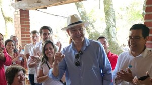Candidato colorado llama a la unidad para lograr una CDE "más brillante, iluminada y aseada"