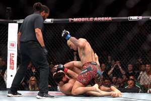 Brasileño  Pereira recupera título mundial de UFC - Polideportivo - ABC Color