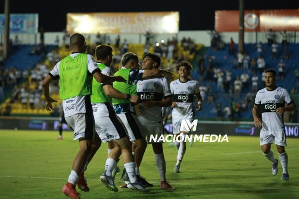 Versus / "Se preparan de otra manera, todos le quieren ganar al mejor club del país"