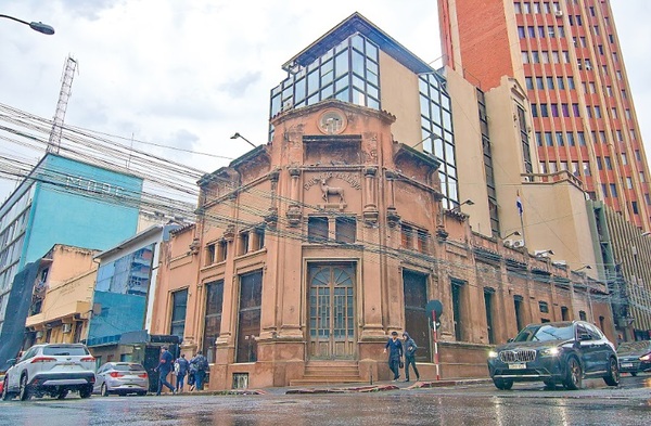 Justicia ordena captura de Raúl Fernández Lippmann