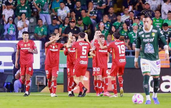 Toluca de Robert Morales mantiene el dominio en México - Fútbol - ABC Color