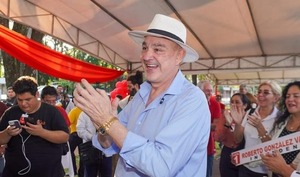 Roberto González Vaesken, candidato oficial de la ANR para intendencia de CDE