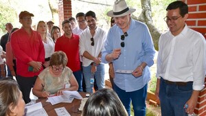 Con baja participación en internas de CDE, Vaesken y Mujica oficializan puja por la silla municipal