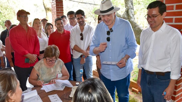 Con baja participación en internas de CDE, Vaesken y Mujica oficializan puja por la silla municipal