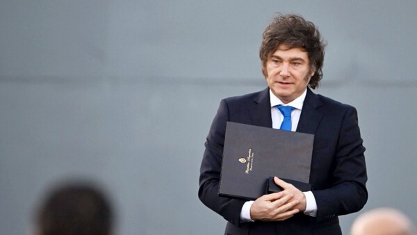 Impopularidad de Milei crece a dos semanas de comicios