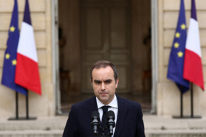 Renunció el primer ministro de Francia horas después de anunciar su gabinete