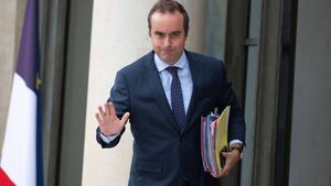 Primer ministro de Francia renunció horas después de anunciar un nuevo gabinete