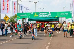 Encarnación vibró con más de 500 niños en la única carrera de triciclos de Sudamérica