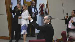 ¿Esgaib complica a Peña? Diputado cartista habla sobre la pérdida de bolígrafo de oro y un Rolex
