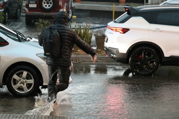 Lluvias y tormentas para este lunes