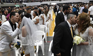 “Paraguay se casa”: 600 parejas se casaron en boda comunitaria de Asunción - OviedoPress