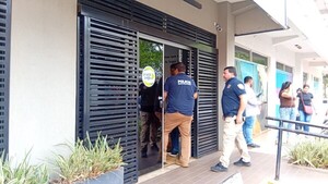 Inmobiliaria ubicada a metros de una sede policial es asaltada en Pedro Juan Caballero