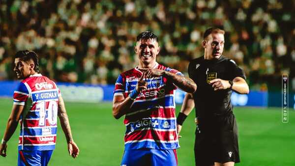 Adam Bareiro convierte su primer gol con Fortaleza