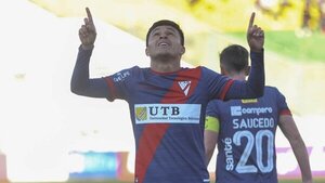 Héctor Bobadilla sigue de romance con los goles