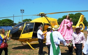 Procesión aérea en Luque: Una multitud recibió a la Virgen en el Chiquerito •