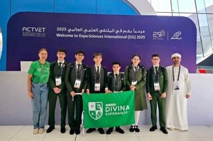 Talento de Encarnación brilla en Abu Dabi: estudiantes destacan en la Expo-Sciences International 2025
