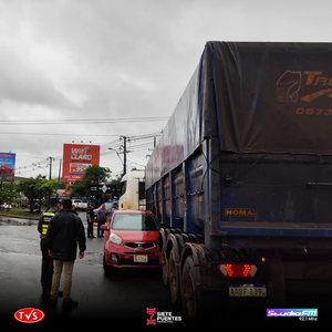 SINIESTRO VIAL EN ROTONDA BOQUERÓN DEJA DAÑOS MATERIALES - «TVS DIGITAL»