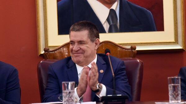 Cartes anuncia que EEUU le levantó las sanciones