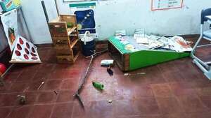 Carapeguá: Desconocidos ingresan a escuela y ocasionan destrozos en las aulas - Nacionales - ABC Color