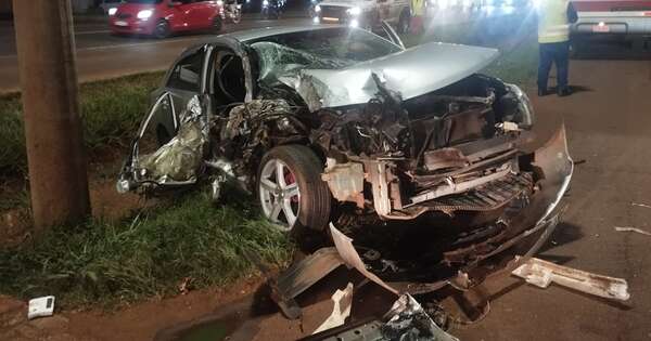 La Nación / Conductora en estado etílico chocó contra un guardia, quien falleció al instante