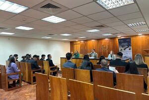Alumnos de Uninorte visitaron el Palacio de Justicia de Asunción