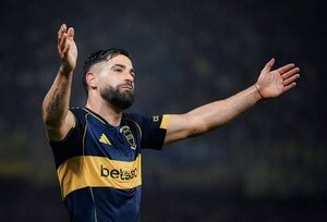Versus / El jugador que quiere ser Albirrojo se destapó con dos goles en la Bombonera