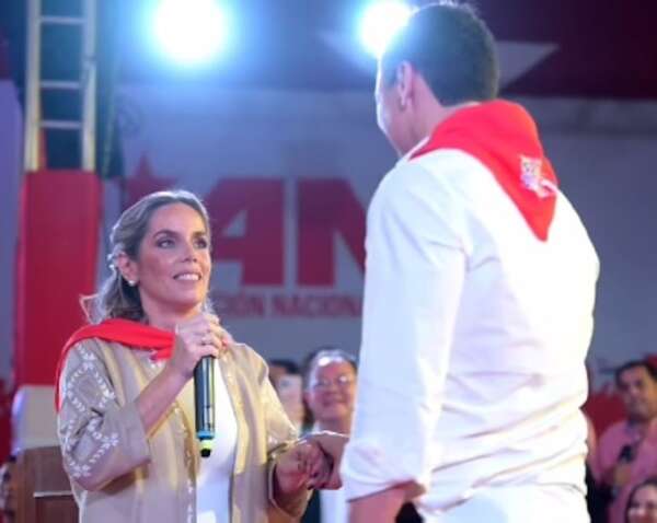 “Sobres del poder”: pedir factura a nombre de otro es evasión, afirma contadora   - Nacionales - ABC Color