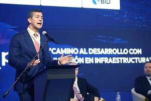 Santiago Peña reivindicó obras del dictador Stroessner en foro de vialeras - Economía - ABC Color