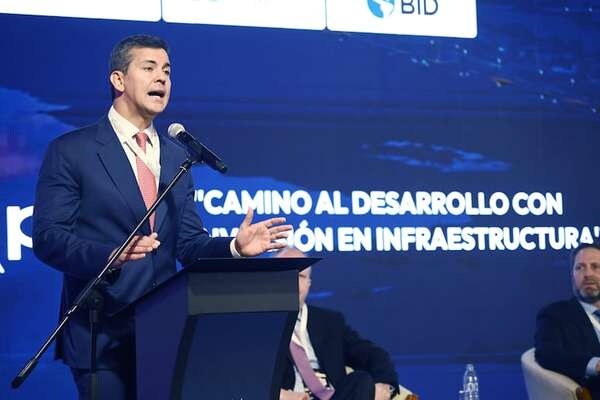 Santiago Peña reivindicó obras del dictador Stroessner en foro de vialeras - Economía - ABC Color