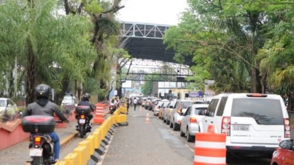 Diputados aprueban declarar emergencia vial en las cercanías del Puente de la Amistad - ADN Digital