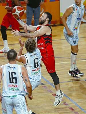 Baloncesto: Juegos en ambas ramas - Polideportivo - ABC Color